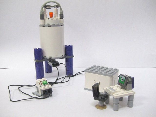 NMR Spectrometer.JPG