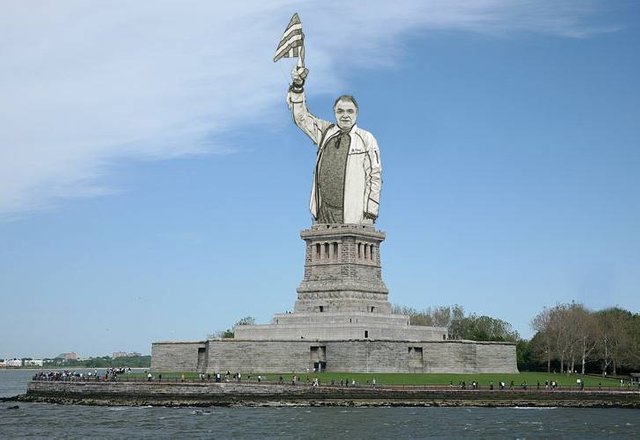 800px-Statue_of_Liberty_approach.jpg