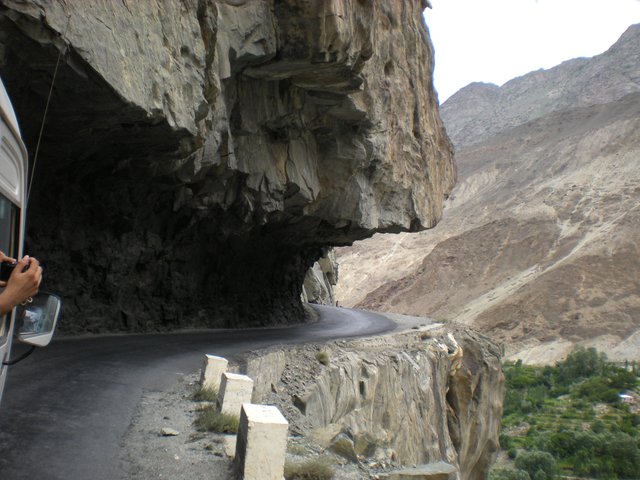 Gilgit-Skardu_Road.JPG