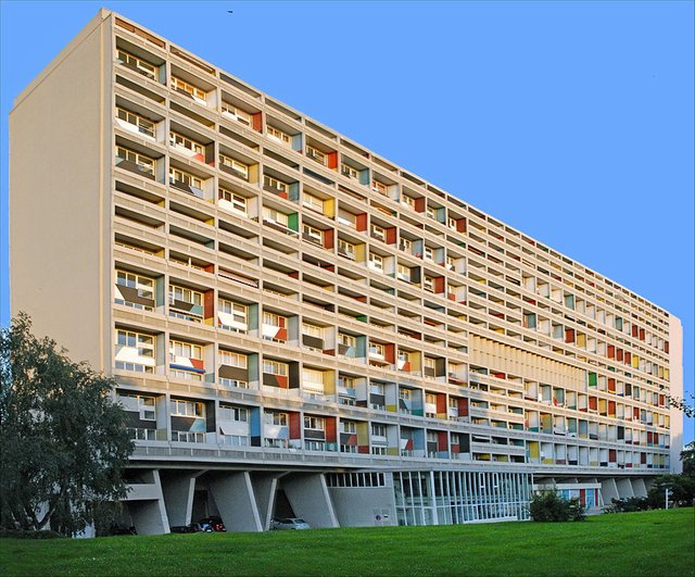926px-Corbusierhaus_(Berlin)_(6305809373).jpg