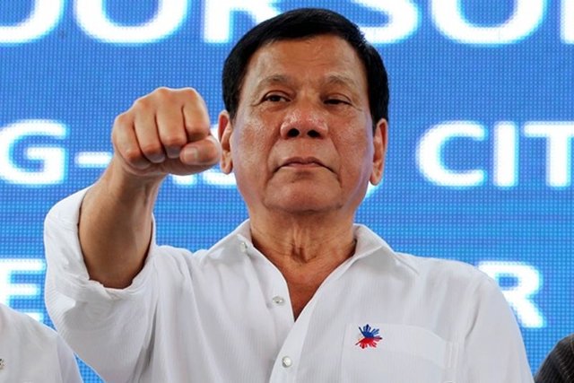 09_duterte-fist.JPG