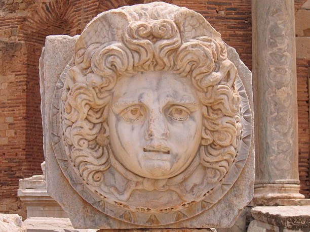 medusa-picture-id547675093.jpg