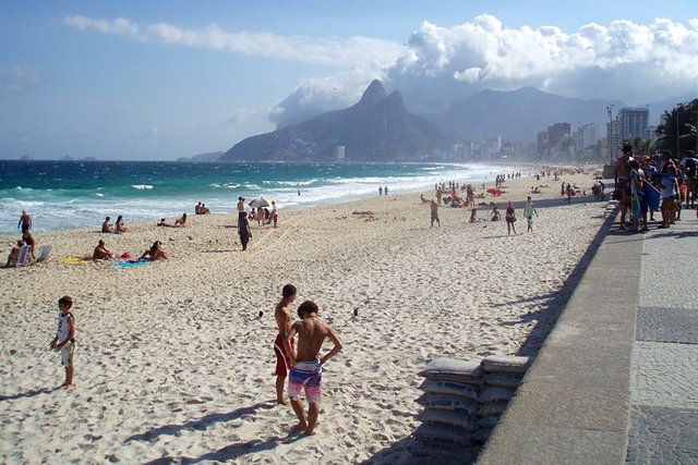 brazil-ipanema-beach-800.jpg