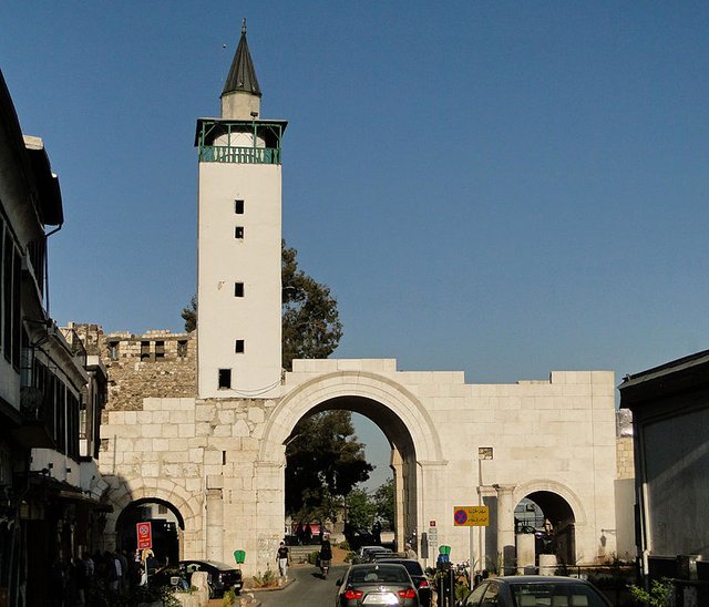 800px-Bab_Sharqi,_Damascus.jpg