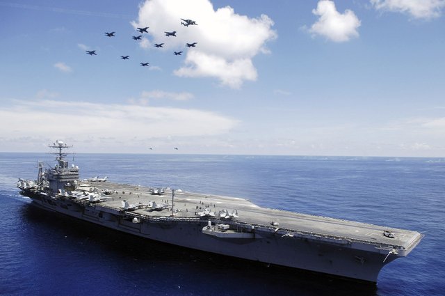 USS_Abraham_Lincoln(CVN_72).jpg