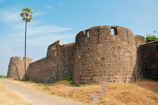 Madh Fort.jpg