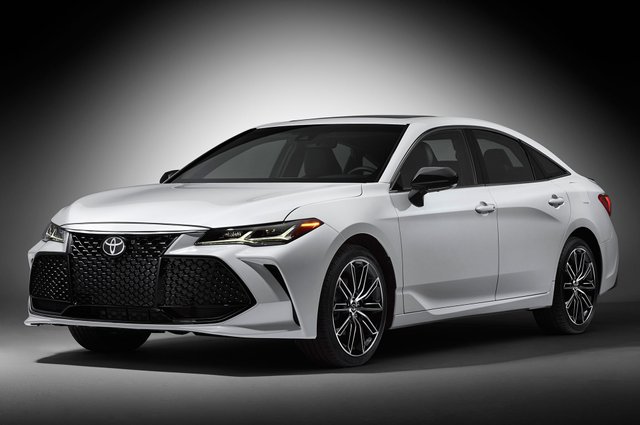 2019-Toyota-Avalon-Touring-front-side-view-in-studio.jpg