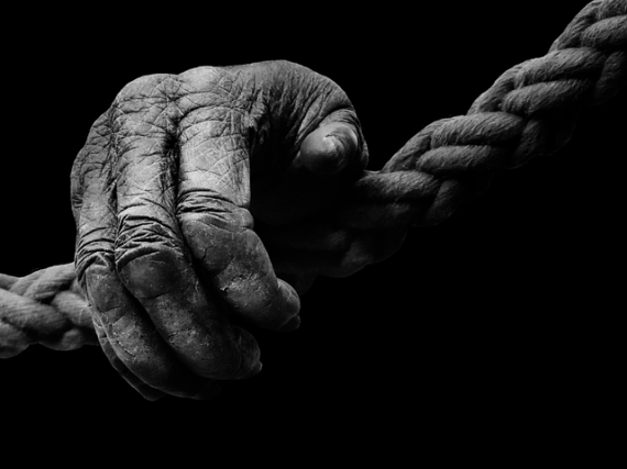 hand-2815673_640-570x427.png