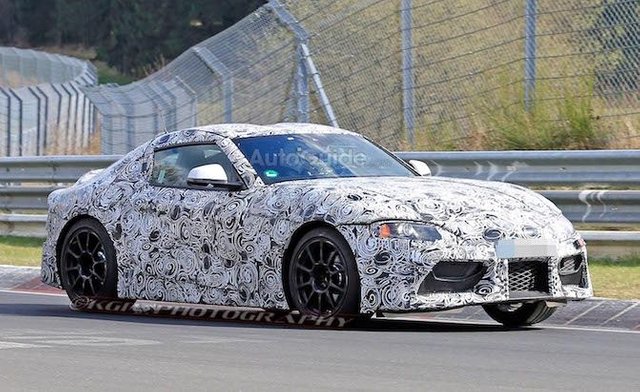 Toyota-Supra-Interior-Spied-9.jpg