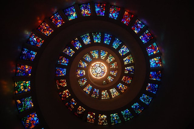 stained-glass-spiral-circle-pattern-161154.jpeg