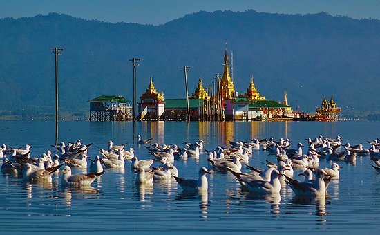 shwe-myitzu-pagoda-and.jpg