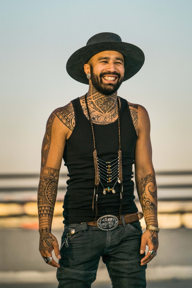 nahko_press_2017_6.jpg