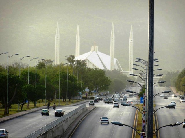 Faisal-Mosque-View-Islamabad.jpg