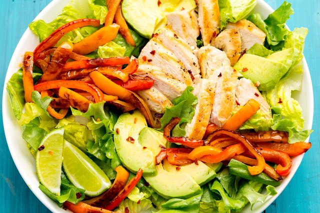 1464036871-delish-summer-salads-chicken-fajita.jpg