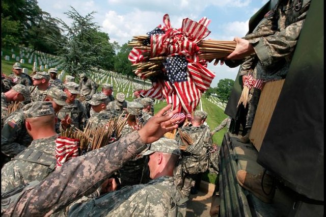 honoring-soldiers-veterans-day-15-20100527.jpg