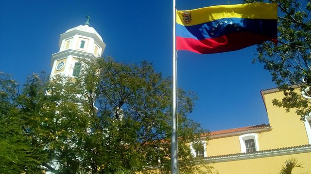 catedral y bandera 3.jpg