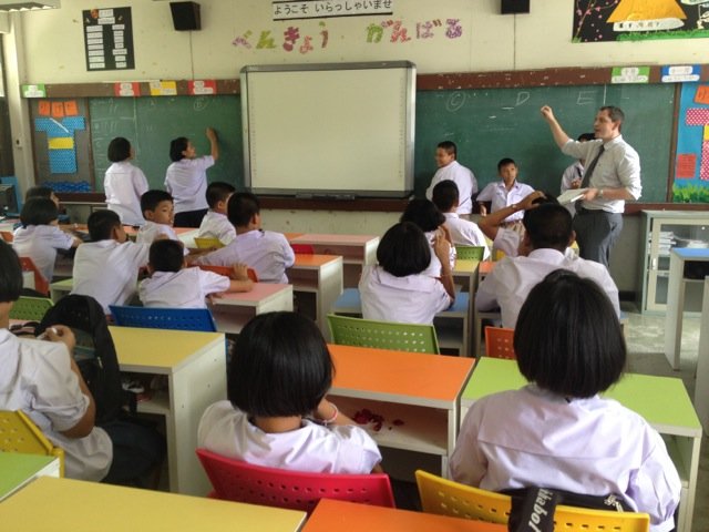 thai_classroom_tefl_teacher_kids.jpg