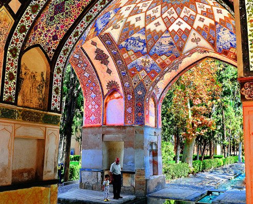 Travel-in-Iran-fin-garden-495x400.jpg