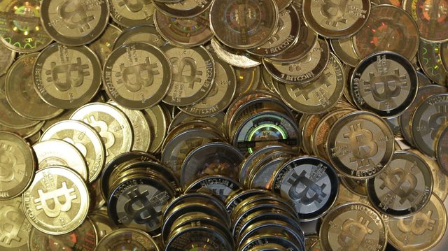bitcoin_wide-4ee6b6531ef7bc4f2d39eb74e52ada337bd59d1d.jpg