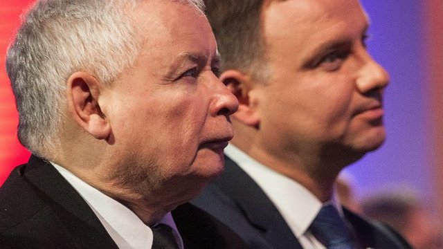 z22443101IE,Prezes-PiS-Jaroslaw-Kaczynski-i-prezydent-Andrzej-.jpg