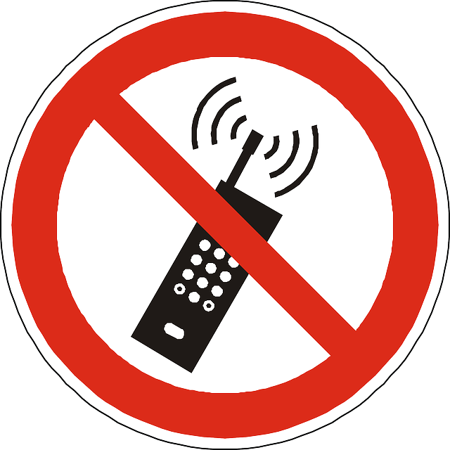cellphones-98632_640.png