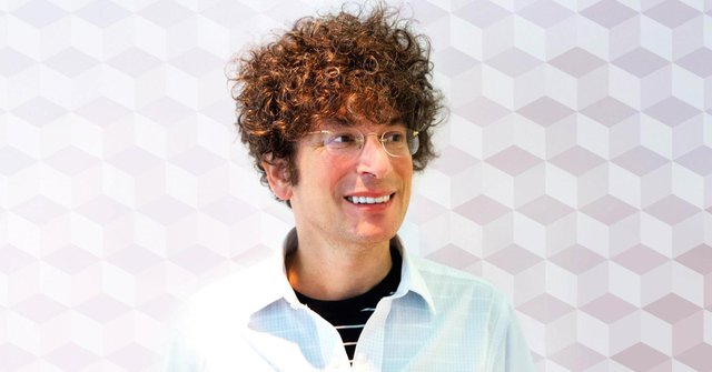 103893168-James-Altucher---photo-credit-Jake-Newman.1910x1000.jpg