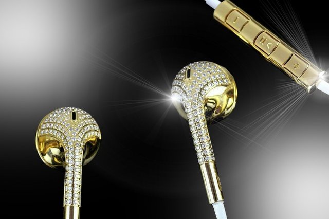 513015-24ct-gold-diamond-earphones-1494503304-650-63629332bf-1494943724.jpg