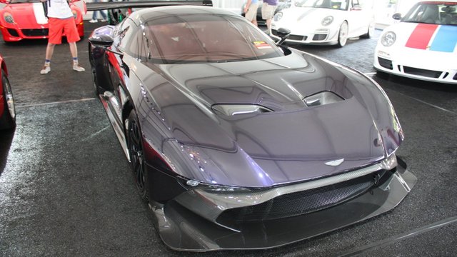 2016-aston-martin-vulcan-3.jpg