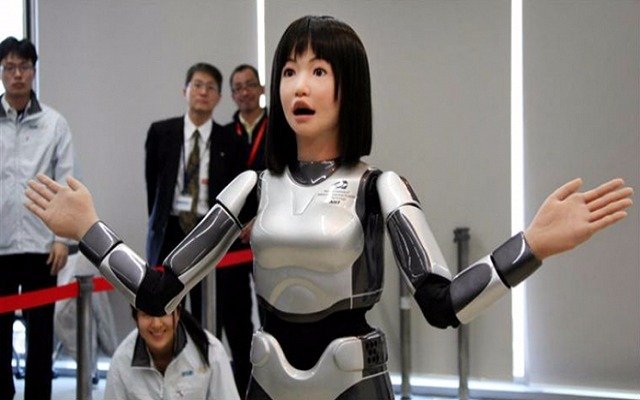 الصين تطلق أول روبوت صحفي في العالم يكتب مقالا صحفيا كاملا في ظرف ثانية واحدة.jpg