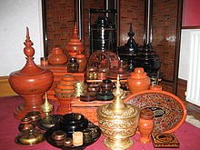 220px-Burmese_lacquerware.jpg