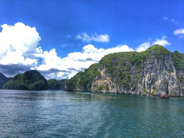 Ha Long Bay 1.jpg