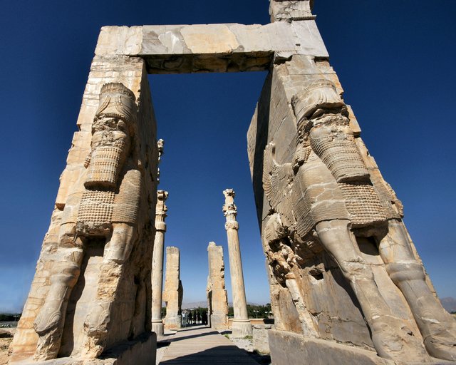 Nations-Gate-Persepolis2-1.jpg