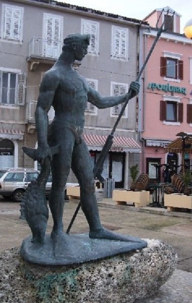 SpearfisherMonument.jpg