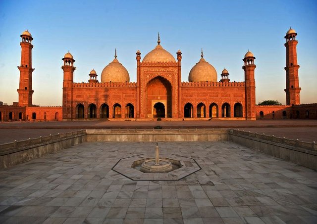 badshahi masjid 13.jpg