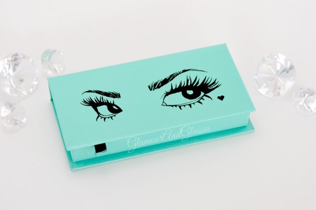 eyelash boxes1.jpg