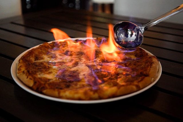 Do You Dare A Pizza Is Set On Fire Before It S Served Steemit