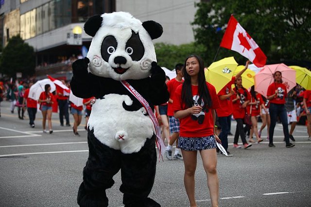 Canada_Day_Parade_2014_(14373110508).jpg