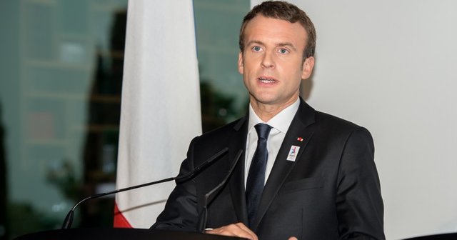 100717macron.jpg