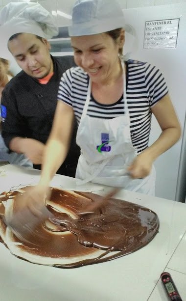 temperando chocolate.jpg