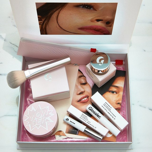 Glossier-Giveaway.jpg