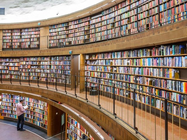 Stockholm-Public-Library-Alamy.jpg