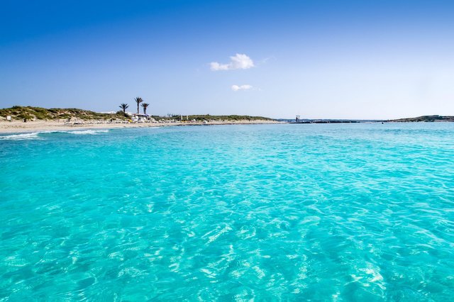 illetas-illetes-tuerkis-strand-von-formentera-istock-123079452-2.jpg