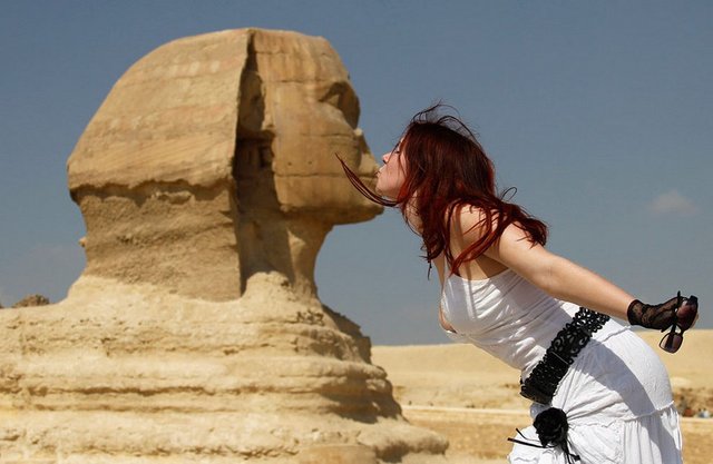 sphinx-kiss.jpg