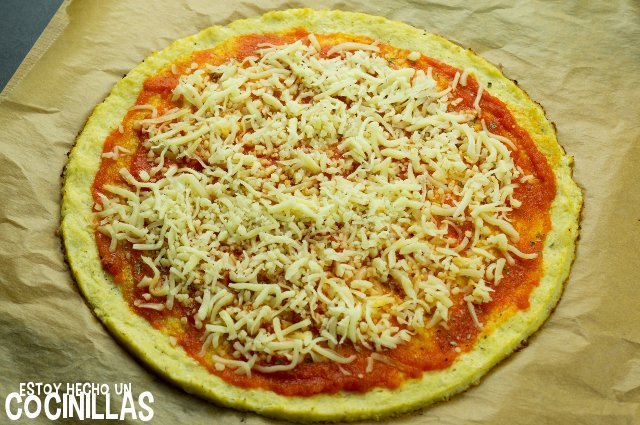 pizza-de-coliflor-tomate-y-mozzarella.jpg