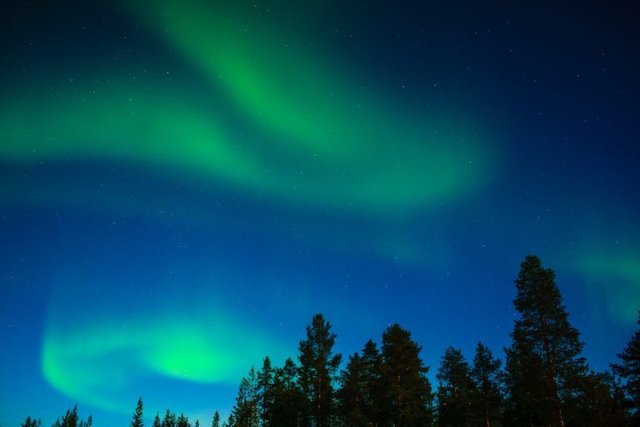 northern-lights-2174081_1920-768x512.jpg