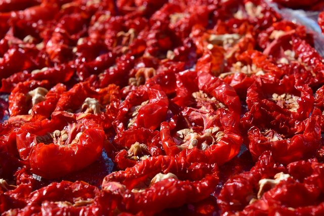 Dried-Dried-Tomatoes-Fruit-Food-Kitchen-Tomatoes-1608246.jpg