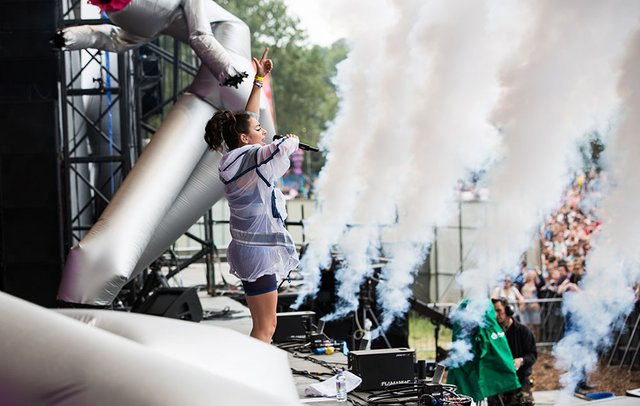 CHARLIXCX_GLASTONBURY2017_0409_JF-1.jpg