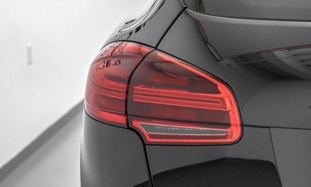 2018 Porsche Cayenne Hybrid 5.jpg