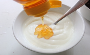 mascarilla-yogurt-y-miel-300x185.png