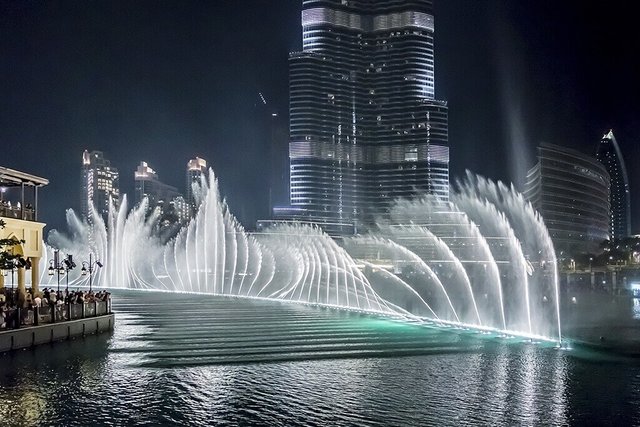 Burk-Khalifa-Fountain-show.jpg